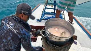 PRIMEIRA PESCARIA DE ALTO MAR NA MINHA JANGADINHA  COM DIREITO AO PIRÃO DE PESCADOR [upl. by Mirilla822]