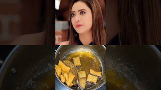 Kavya ne Anupama aur kinjal ke beech ladai karwai khasta recipe namkeen khasta cook with gausia [upl. by Ellehcyt]