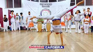 Solos de acrobacias  roda mensal emunah capoeira [upl. by Hakim]