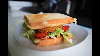 Vegetarisches Frikadellen Sandwich gesund frisch und lecker [upl. by Gonnella]