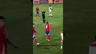 Bronca entre PEÑA🇵🇪 y VIDAL 🇨🇱 apresión futbolperuano chile peru liga1 blanquirroja [upl. by Ahsiekram]