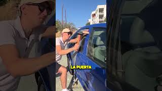 ¡Salvaron a este perro de la muerte en ese coche 🐕😱 [upl. by Maryjo]