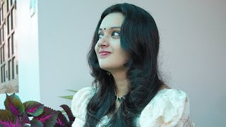 J R Divya Nair Uthrada Poonilave vaa  Sreekumaran Thampi  Raveendran  Yesudas  Onam Song [upl. by Brnaby]