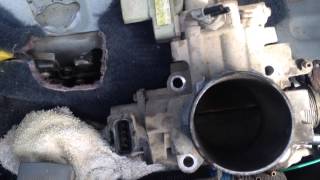 Toyota Previa throttle body problems [upl. by Taam]