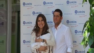 Manu Tenorio y Silvia Casas con Pedro su primer hijo [upl. by Millwater]