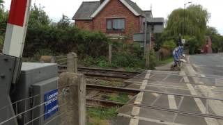 Leominster Level Crossing Herefordshire 29042017 [upl. by Seniag]