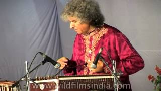 Tabla maestro Zakir Hussain and Santoor player Pandit Shiv Kumar Sharma [upl. by Rufina717]