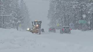 Caltrans John Deere grader plowing Highway 89 in Tahoe City [upl. by Notaek]