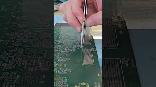 Hand Placing 0402 SMD Components on PCB electronics soldering pcb smd diy [upl. by Florenza787]