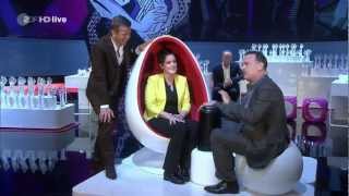 Wetten dass  NagellackWette Nail polish bet  Tom Hanks Halle Berry [upl. by Ahmar643]