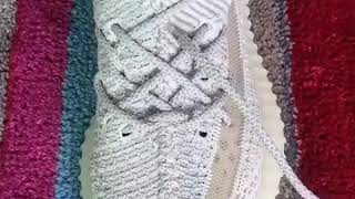 Como pasar cordones Yeezy 350 [upl. by Leira637]