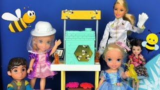 Anna and Elsa Toddlers Beekeeper School Trip Barbie Honey Farm Tour  Ep 412  Toys In Action [upl. by Ginni53]