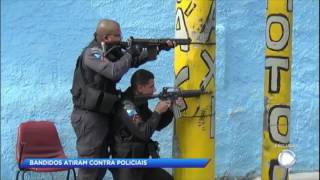 Polícia e traficantes trocam tiros no Rio de Janeiro [upl. by Longtin]