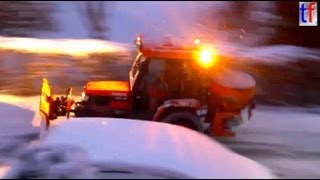 SNOW PLOUGH ACTION  Winterdienst mit Minitraktor  170113 [upl. by Enoob866]