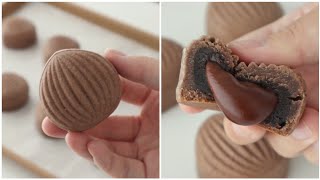 Delicious chocolate mooncakes with rich fillings [upl. by Romeon]