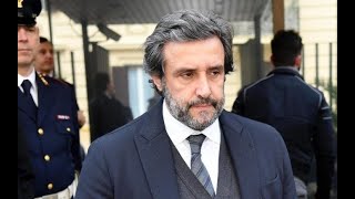 Flavio Insinna in carcere il conduttore de L’Eredità finisce ‘dietro le sbarre’ [upl. by Elletnohs739]