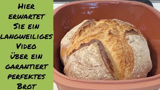 Das perfekte Brot selber backen ganz einfach im Römertopf Knusprig und lecker [upl. by Octavus769]