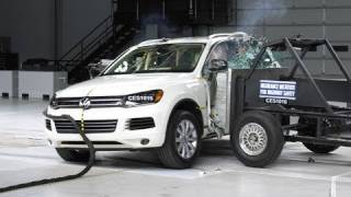 2011 Volkswagen Touareg side IIHS crash test [upl. by Garibold854]