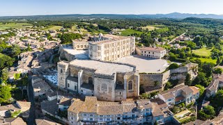 Le château de Grignan un palais royal en Provence [upl. by Hazeefah886]