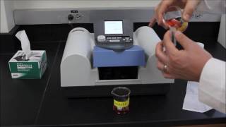 How to use a spectrophotometer Spectronic 200E [upl. by Joelynn874]