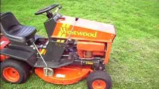 Westwood S1000 Lawn Tractor [upl. by Eseilenna]