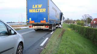 Weer ongeluk met vrachtwagen aan de Maasdijk N220 [upl. by Ueik]