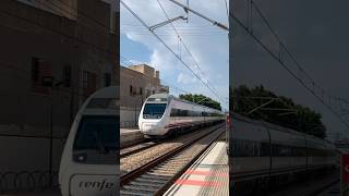 S1205 pasando sin parada y con pitada por Albuixech Renfe InterCity Torre del Oro hacia Cádiz [upl. by Lashonde]