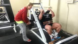 Tom Platz coaching me on hack squats with isotension [upl. by Susejedairam740]