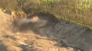 Some live action of the Farwell Canyon slide on the Chilcotin River on the afternoon of August 2 [upl. by Marlie]