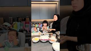 Ameena dan Azura buatin Kue Ulang Tahun untuk Papata attahalilintar ameena azura [upl. by Nagek]