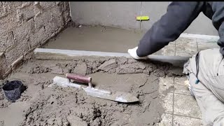 ZELF EEN GROOT GAT IN CEMENTDEKVLOER DICHT SMEREN MET ZAND CEMENT MORTEL [upl. by Ivah]