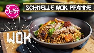 Gemüsenudelpfanne im Wok mit Rinderstreifen und Käse  Sallys Welt [upl. by Conny731]