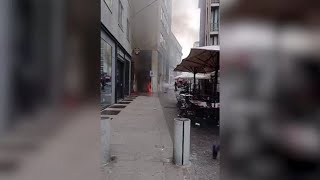 Incendio in Corso Vittorio Emanuele a Milano evacuati negozi [upl. by Granville]