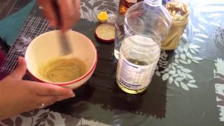 Sauce vinaigrette  recette [upl. by Kerri]