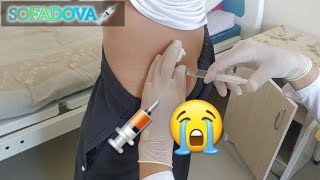 Injection in the buttock Intramuscular injection [upl. by Ueih769]