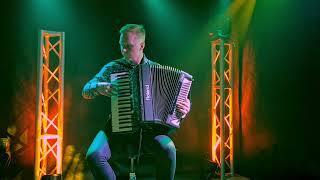 Na wzgórzach Mandżurii On the hills on Manchuria accordion cover [upl. by Thurman]