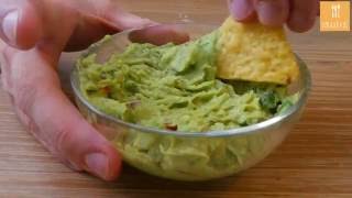 Zo maak je traditionele guacamole Smaakvol [upl. by Lukin]