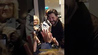 Álvaro Morte signing autographs in London alvaromorte moneyheist autograph signed london [upl. by Magnien]