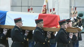 Jacques Delors arrivée de son cercueil pour lhommage aux Invalides  AFP Images [upl. by Anuaek840]