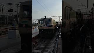 इंजन के अंदर ऐसा क्या हैंytshorts shorts speed india train power engine traintravel ego [upl. by Annaeed]