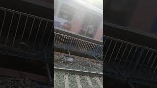 mumbai train virar fast local skip Santacruz station [upl. by Leunad]