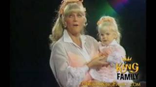 Marilyn King quotLook to the Rainbowquot  The King Family Show 1969 [upl. by Glad]