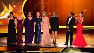 Melissa McCarthy wins an Emmy at the 2011 Primetime Emmy Awards [upl. by Ocnarf]