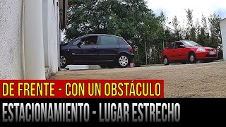 Estacionamiento en un lugar estrecho de frente  con un obstáculo [upl. by Attenahs262]