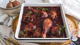 Coq au Vin  Klassisches Hähnchen in Rotweinsauce [upl. by Anirrok779]