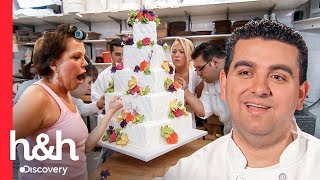 Noiva quotnervosaquot acaba estragando o bolo de casamento com as mãos  Cake Boss  Discovery HampH Brasil [upl. by Nylsoj218]