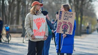 „Patriarchat überwinden“ Tausende demonstrieren am Internationalen Frauentag [upl. by Ikairik]