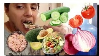 una rica y deliciosa ensalada de aguacate con atún y más ingredientes [upl. by Swen242]