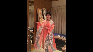 How to put a kimono on  기모노 착용 방법  如何穿和服 [upl. by Adrianna]