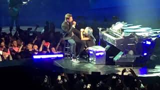 Lady GaGa Bradley Cooper Live Shallow Las Vegas [upl. by Roderic458]